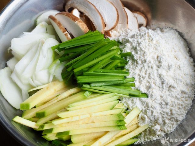 파전 레시피 만드는 법 자료사진. / sungsu han-shutterstock.com