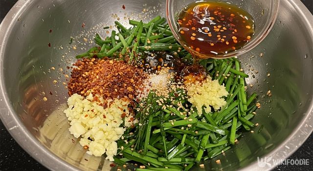 양파나물무침 자료사진. / 위키푸디