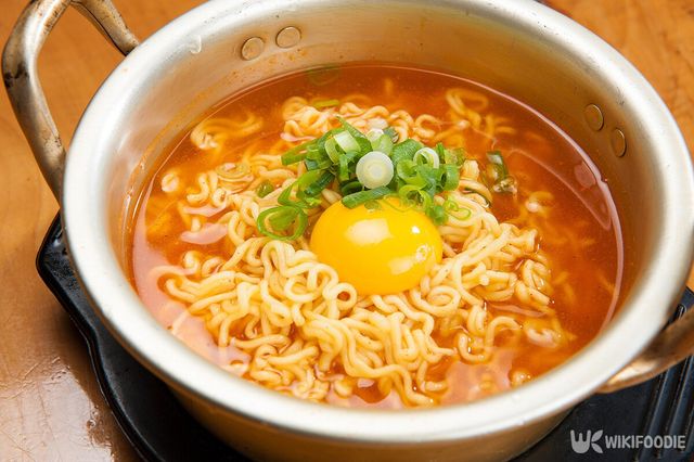 라면 자료사진. / David Buzzard-shutterstock.com