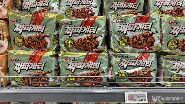 짜파게티 자료사진. / yllyso-shutterstock.com