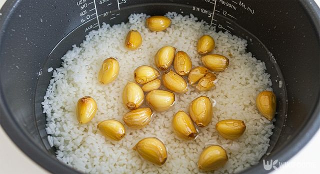 마늘밥 자료사진. / 위키푸디