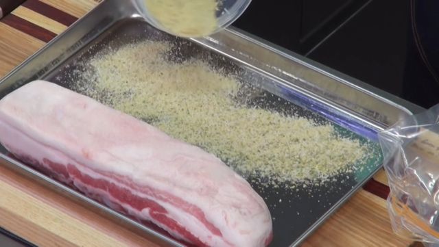 JJ맛가루와 매콤삼겹수육 만드는 법. / KBS2 '신상출시 편스토랑'