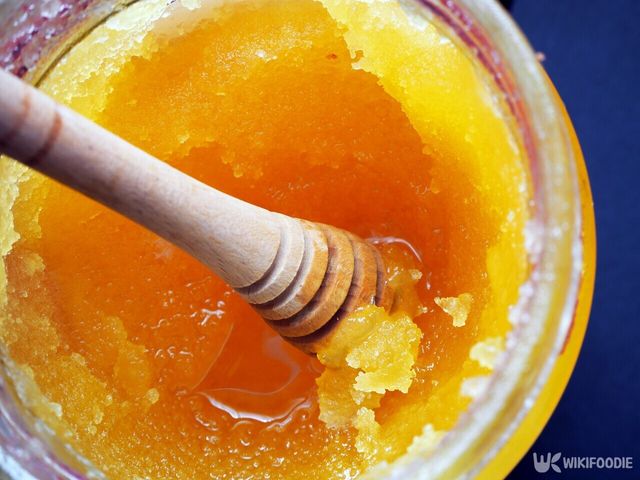 꿀 결정. / Hsyn20-shutterstock.com