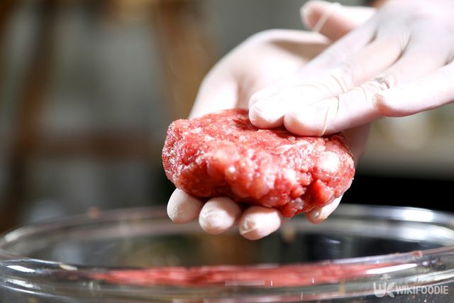 오징어 떡갈비 자료사진. / brand1st-shutterstock.com