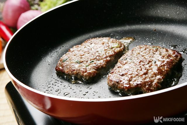 오징어 떡갈비 자료사진. / st.noon-shutterstock.com