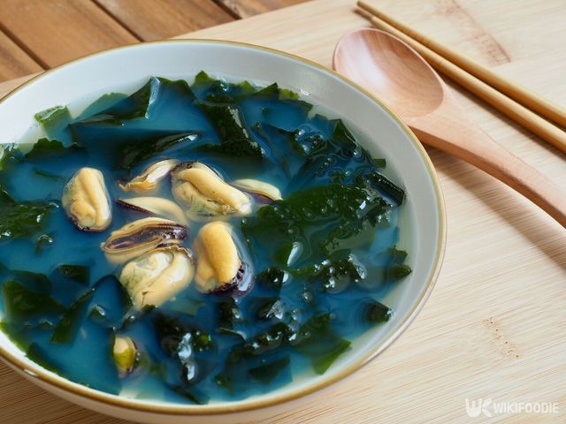 미역국 자료사진. / sungsu han-shutterstock.com