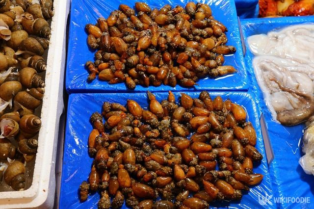 수산시장에서 판매 중인 미더덕. / Tupungato-shutterstock.com