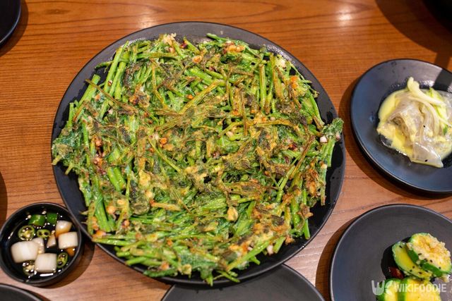 미나리 파전 자료사진. / Minsha-shutterstock.com