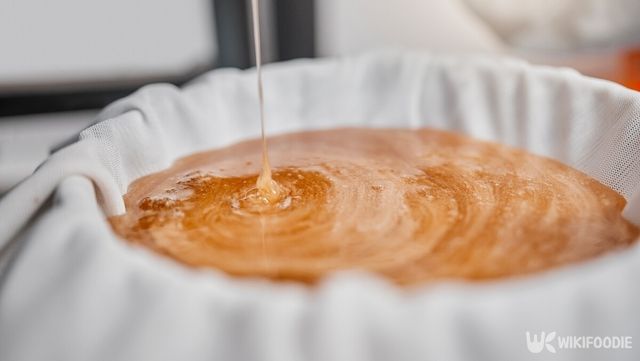 꿀 자료사진. / PeopleImages.com - Yuri A-shutterstock.com