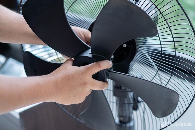 선풍기 청소 자료사진. / Kunlathida6242-shutterstock.com