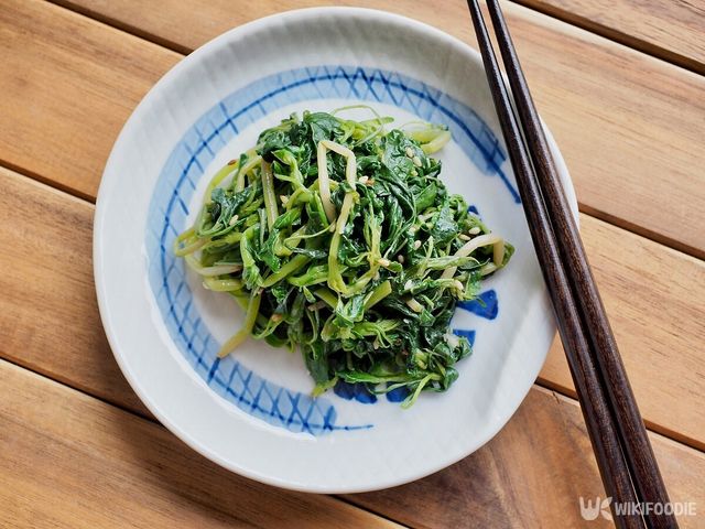 나물무침 자료사진. / sungsu han-shutterstock.com