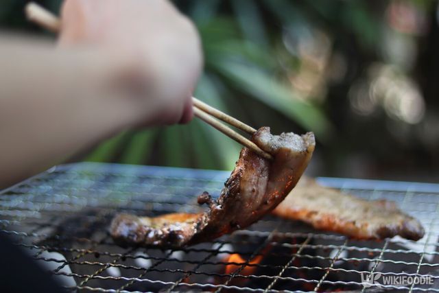 탄 고기 자료사진. / petewattikorn-shutterstock.com