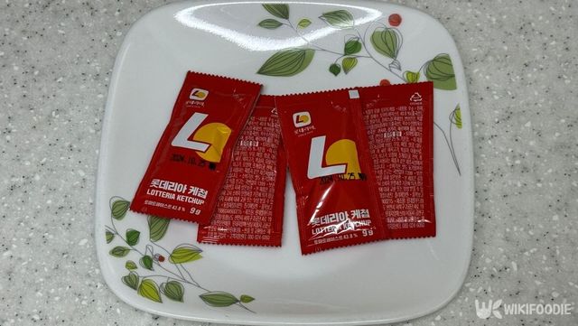 낱개 케첩 자료 사진. / 위키푸디