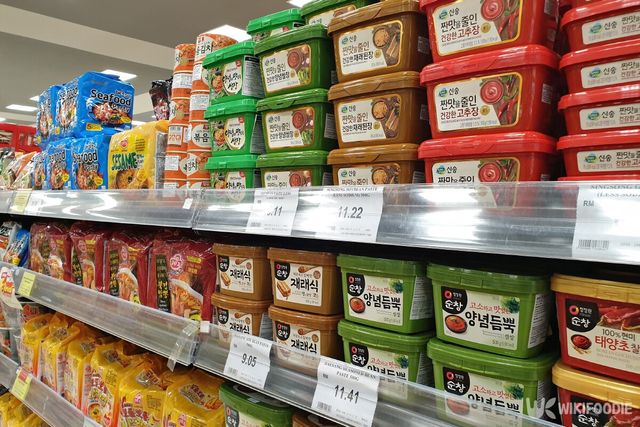 된장 고추장 자료사진. / TY Lim-shutterstock.com