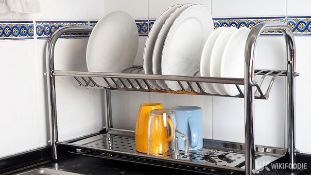 식기건조대. / Nick Alias-shutterstock.com