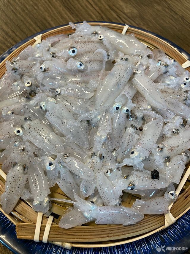 꼴뚜기 회. / meinkamp-shutterstock.com