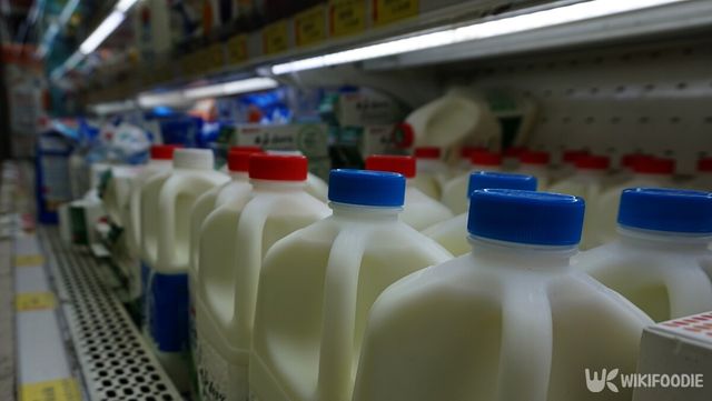 우유. / JW Company-shutterstock.com