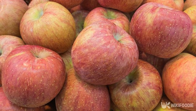 사과 자료사진. / YunSeongJeong-shutterstock.com