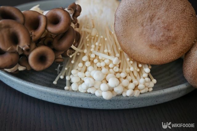 버섯. / Tinawww-shutterstock.com