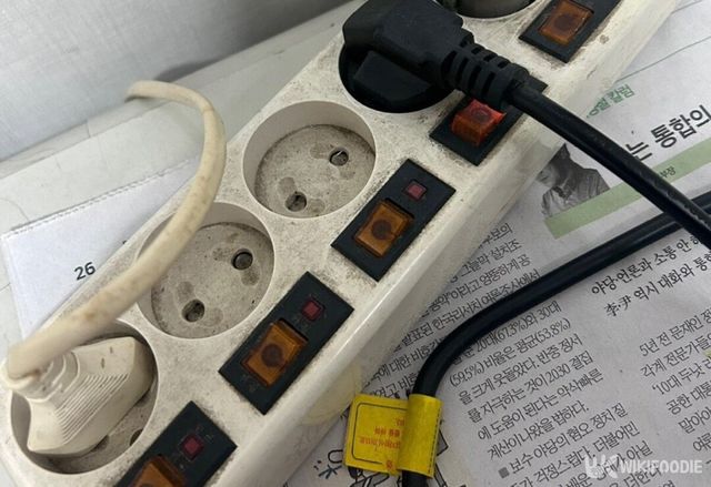 멀티탭 자료사진. / 위키푸디