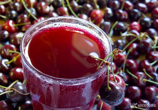 체리주스 자료사진. / Inga Nielsen-shutterstock.com