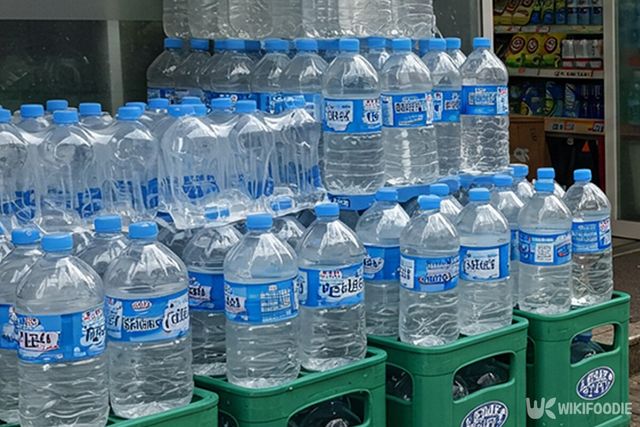 생수 자료사진. / 위키푸디