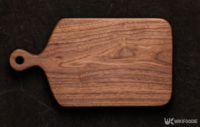 나무 도마 자료 사진. / Guiyuan Chen-shutterstock