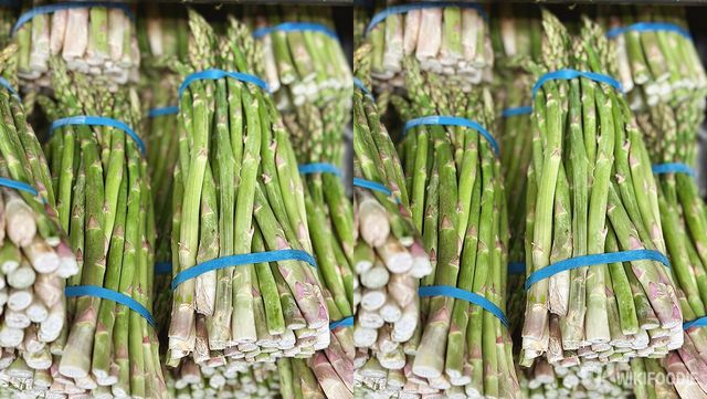 수확한 아스파라거스 자료사진. / parasolia-shutterstock.com