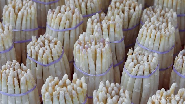 화이트 아스파라거스 자료사진. / ChiccoDodiFC-shutterstock.com