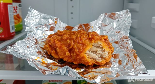 치킨과 호일 자료사진. / 위키푸디
