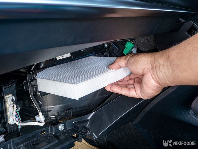 자동차 공기 필터. / Nature'sLens21-shutterstock.com