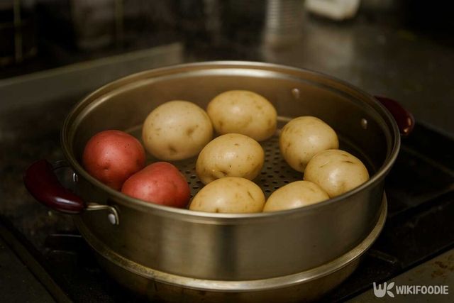 하지감자 자료사진. 기사 이해를 돕기 위해 AI로 제작되었습니다. / 위키푸디