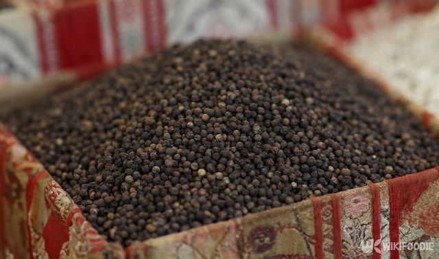 검은 후추 자료 사진. / H_Ko-shutterstock