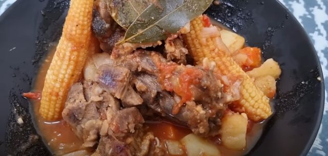 최근 몇몇 유튜버가 늑대거북을 요리해 먹는 영상을 올려 화제가 됐다. / 유튜브 채널 '자산먹보'