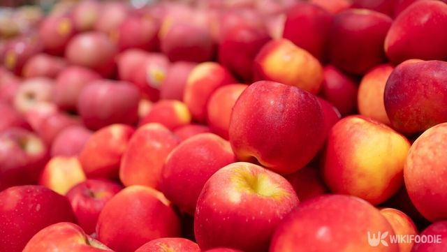 잘 익은 사과가 진열돼 있다. / umitc-shutterstock.com