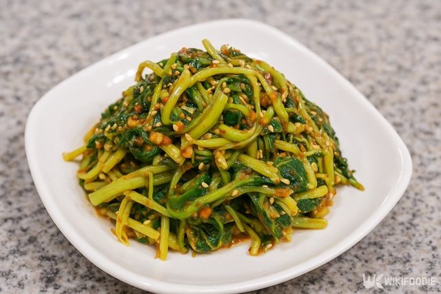 메밀순무침 자료사진. 해당 이미지는 기사 이해를 돕기 위해 AI로 재연하였습니다. / 위키푸디