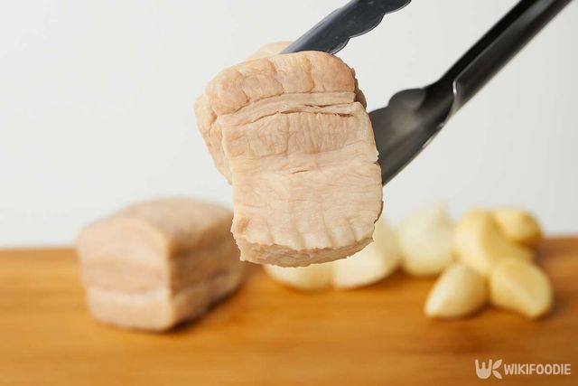 잘 삶아진 수육 사진 /위키푸디