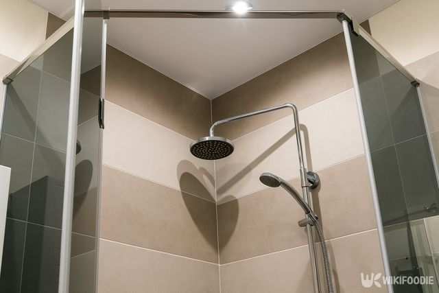 샤워실 자료사진. 해당 이미지는 기사 이해를 돕기 위해 AI로 재연하였습니다. / 위키푸디