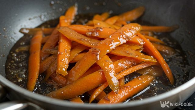 당근 껍질 조림 자료 사진. / 위키푸디