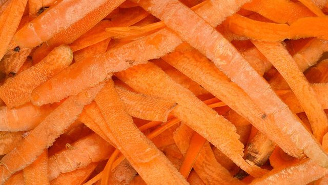 당근 껍질 자료 사진. / Nahhana-shutterstock.com