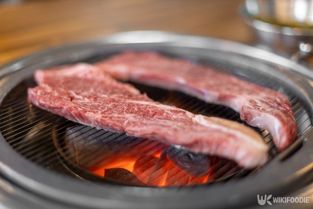 숙성한 고기는 손질과 굽는 방식이 중요하다. / ulsan._.bear-shutterstock.com