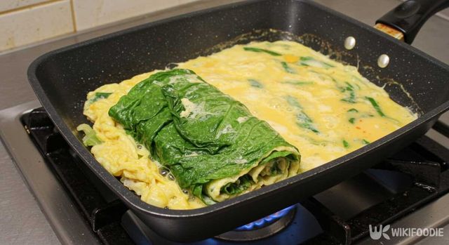 상추 계란말이 자료사진. / 위키푸디