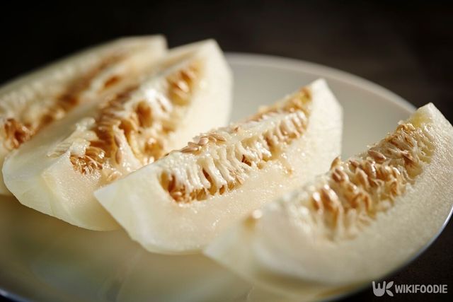 참외 씨앗 부위를 강조한 사진. / mnimage-shutterstock