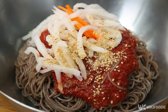 숲속의빈터방동막국수. 해당 이미지는 기사 이해를 돕기 위해 AI로 재연하였습니다. / 위키푸디