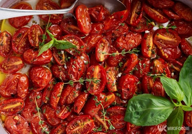 바울토마토를 익혀 먹으면 맛과 영양소가 더 풍부해진다. / Katarzyna Hurova-shutterstock.com