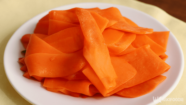 피부 회복에 좋은 당근 찜 사진. / 위키푸디