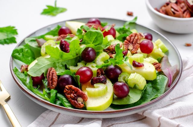 셀러리 샐러드 사진. /&nbsp;Julie208-shutterstock.com