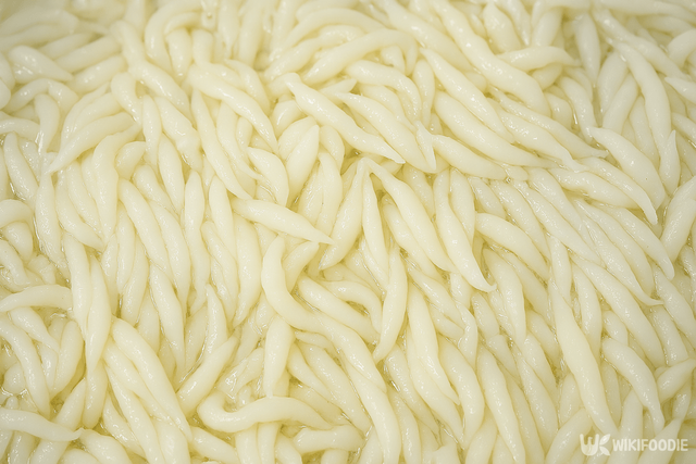 올챙이국수 자료 사진. / 위키푸디