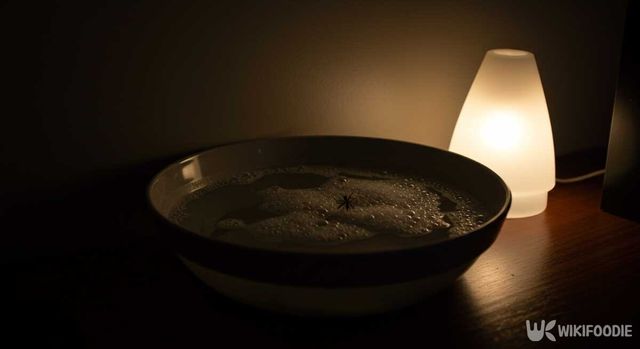 설탕과 비누를 넣은 물그릇. / 위키푸디