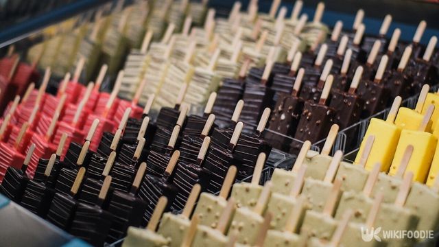 무더운 여름에는 아이스크림을 자주 먹게 된다. / Barbara.Paschoal-shutterstock.com